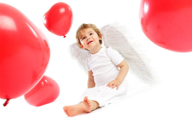 可爱的小天使和心形气球图片下载