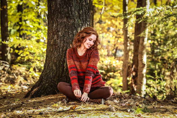 秋天的女孩图片下载