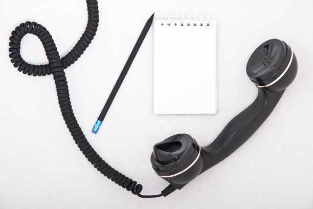 电话听筒，铅笔和笔记本图片下载