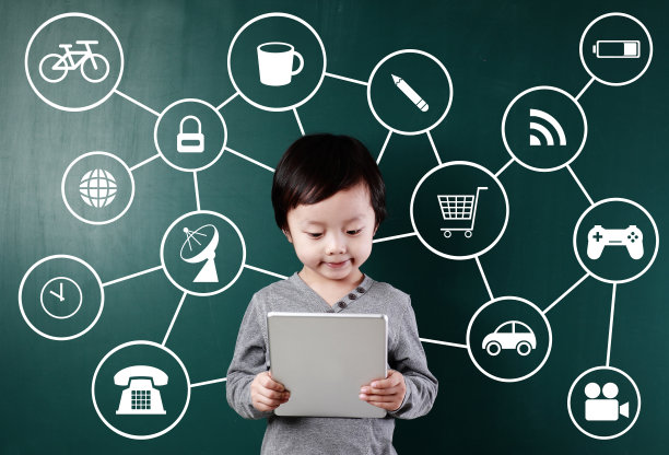 男孩用平板电脑图片下载