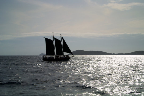 帆船轮廓图片下载