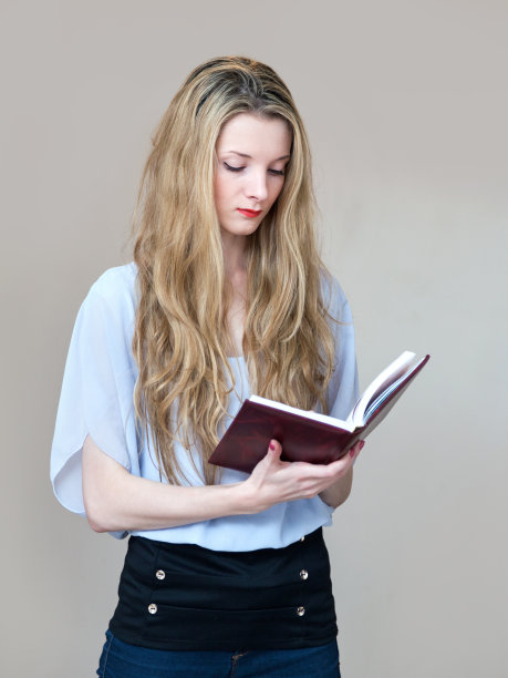 女人读的书图片下载