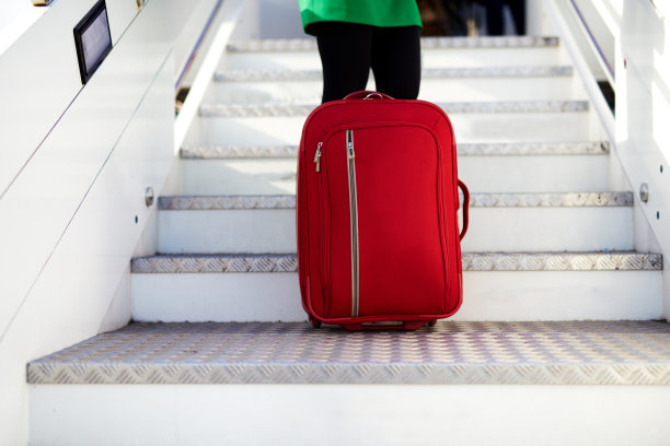 红色旅游的行李图片下载