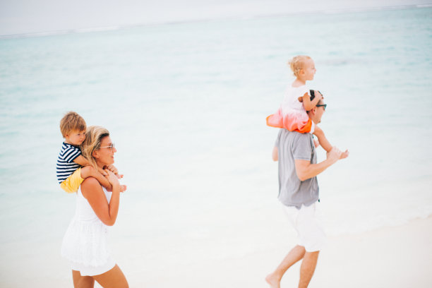 我们四个人图片下载