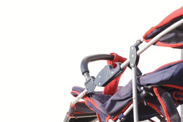 婴儿车孤立在白色图片下载