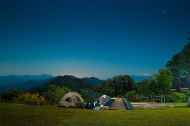 泰国北部的山景星空图片下载