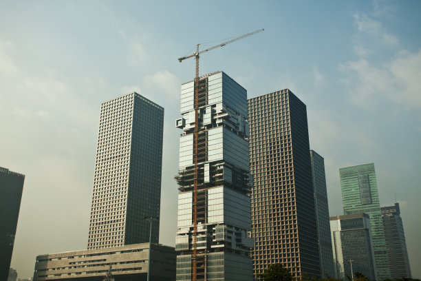 起重机和摩天大楼图片下载