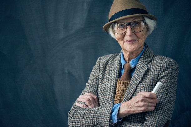 现代高级教师图片下载