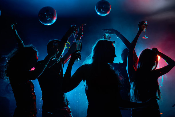 晚上的娱乐图片下载