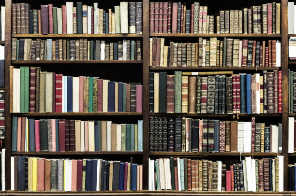 图书馆里的旧书图片下载