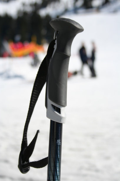 手柄在齐勒塔尔滑雪棒图片下载