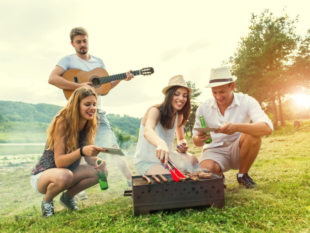 烧烤在自然界中图片下载