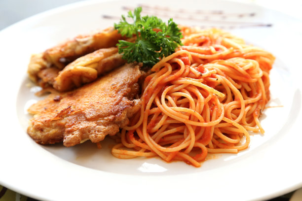 意大利面和肉图片下载