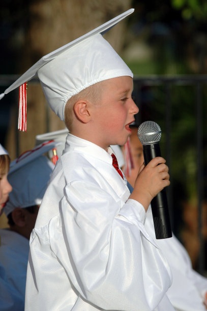 毕业的一天图片下载