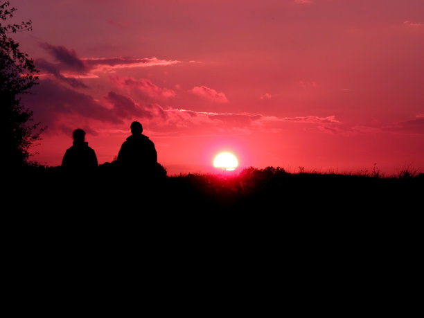 红色的太阳图片下载
