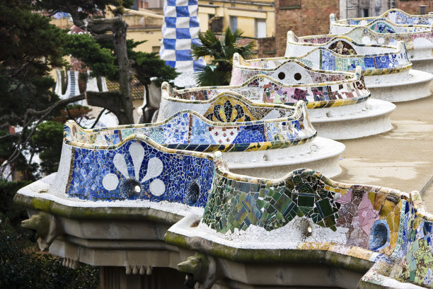 奎尔公园弯曲长椅，艺术建筑，Gaudì，巴塞罗那图片下载