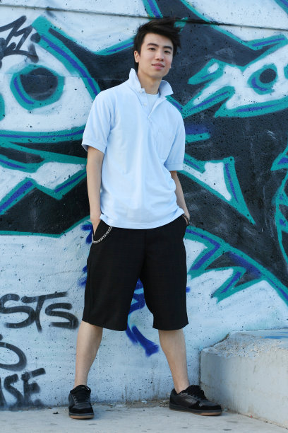 放松的年轻人图片下载