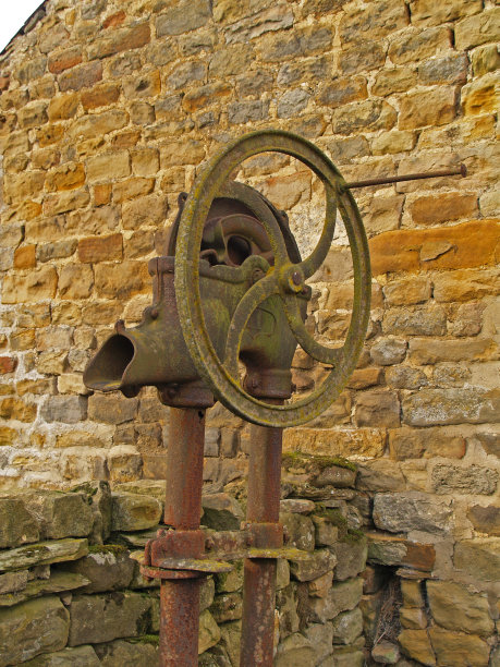 旧的水泵图片下载