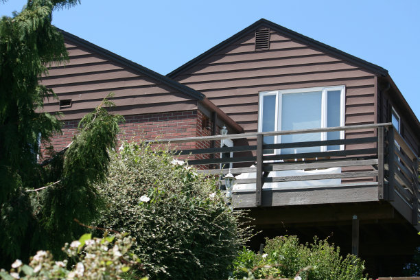 棕色房屋水平视图图片下载