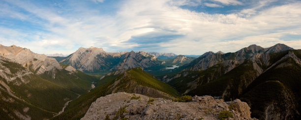 山脊全景图片下载