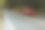 红色汽车在山路上图片下载