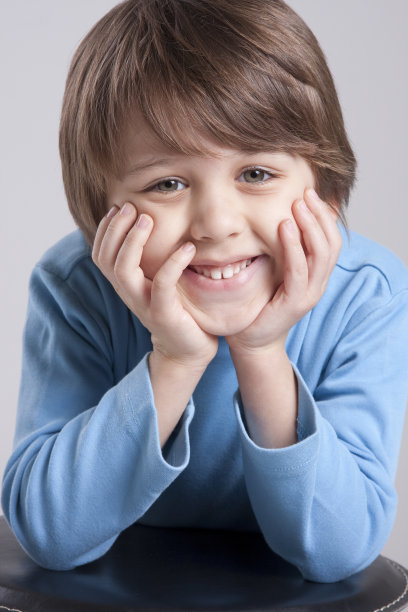 很可爱的男孩图片下载