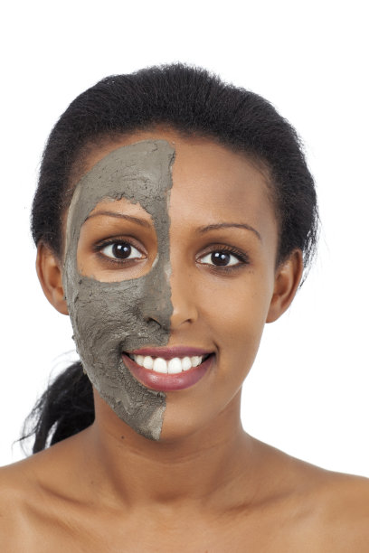 半脸敷泥面膜图片下载