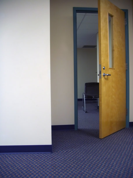 开着的门图片下载