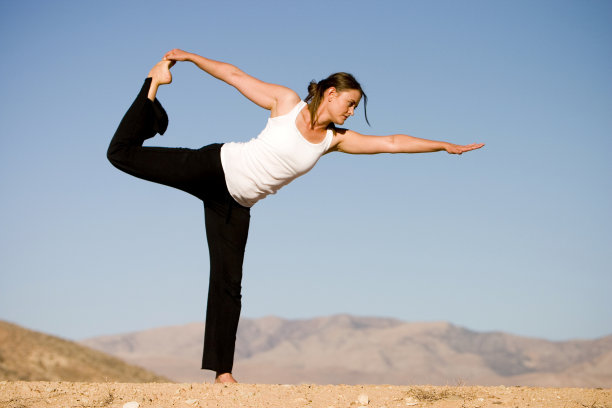 沙漠瑜伽图片下载