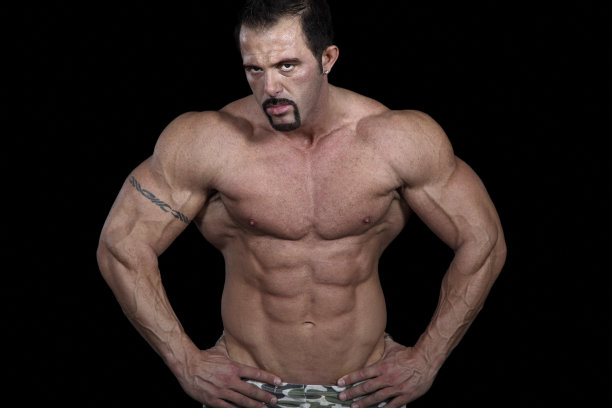 健美运动员的肖像图片下载