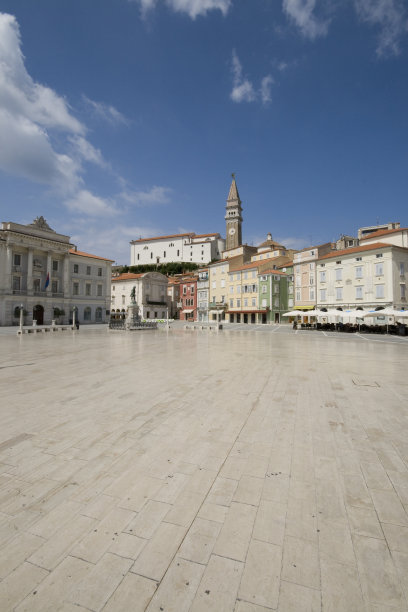 Tartiny广场图片下载