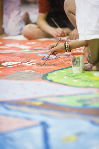 年轻的艺术家图片下载