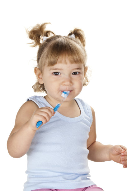 带牙刷的小女孩图片下载