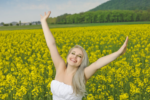 自由的女性图片下载