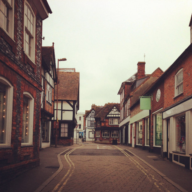 英国牛津郡空无一人的小镇图片下载