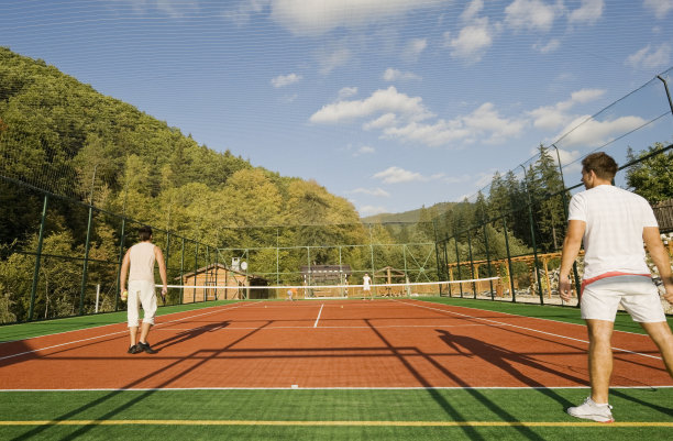 在山上打网球图片下载