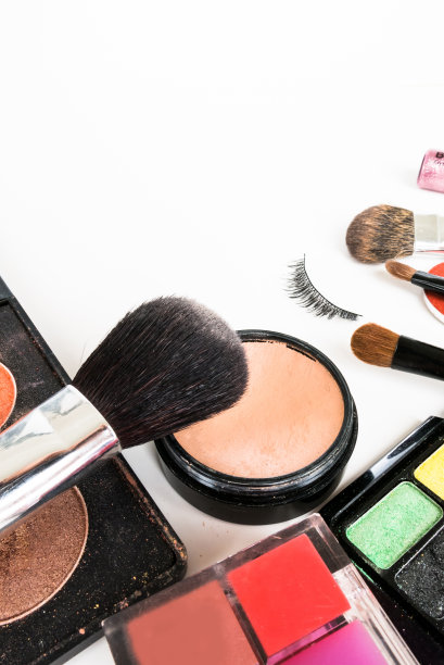 化妆刷和化妆品图片下载