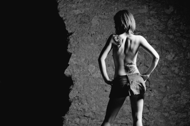 瑞德赫德西塞摆姿势图片下载