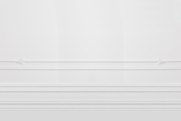 经典风格的白墙。图片下载