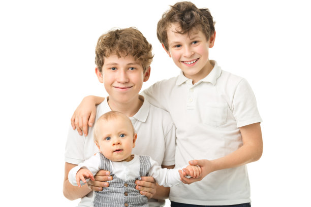 快乐的三个兄弟图片下载