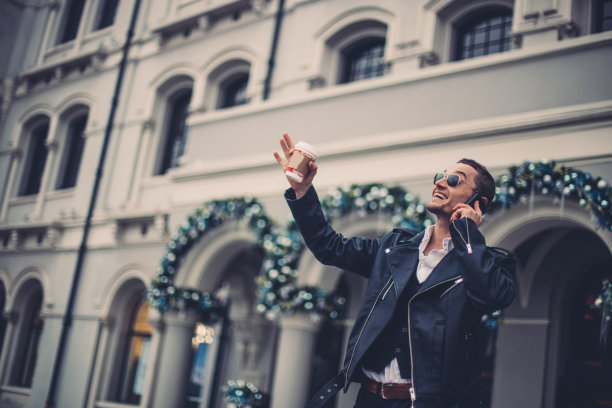 迷人的年轻人图片下载