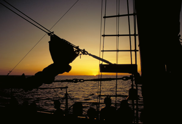 邮轮航行图片下载