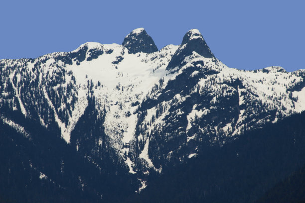 狮山的山峰图片下载