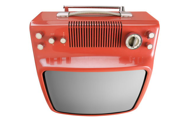 在一台旧的橙色电视机前图片下载