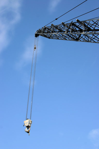 吊车臂和吊钩图片下载