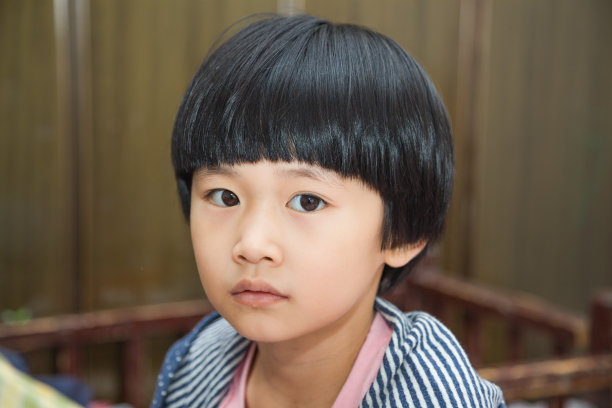 亚洲女性看镜头图片下载