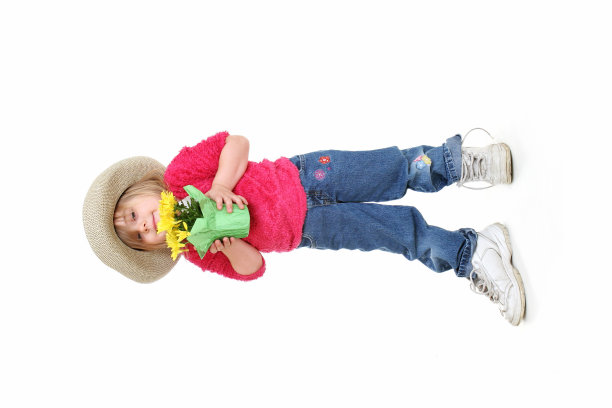 大鞋童:拿着花盆的小女孩图片下载