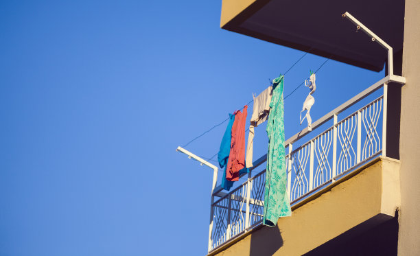 干净的衣服图片下载