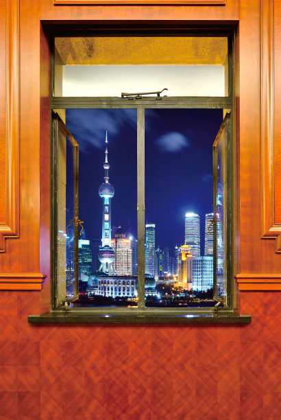 在外滩大厦，看到上海的天际线图片下载