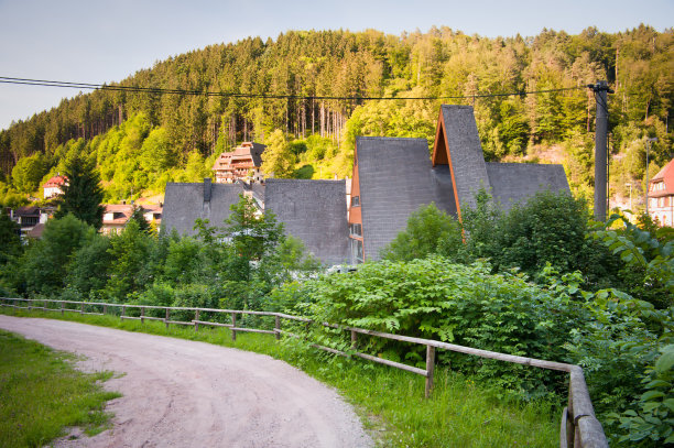 穿过德国黑森林里著名的部落图片下载